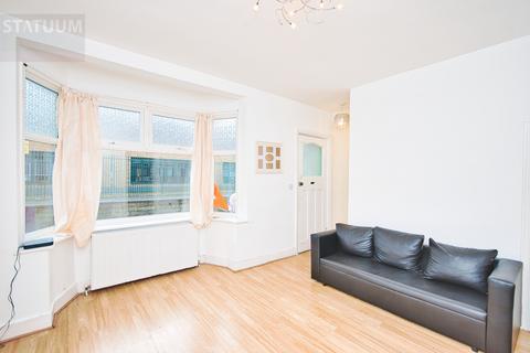 3 bedroom terraced house to rent, Off Prince Regents Ln, Bekton, London, E16