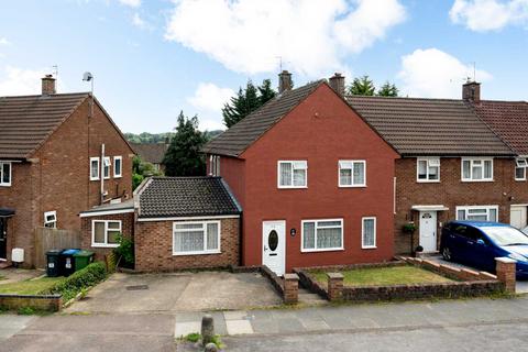 16 Barnfield, Hemel Hempstead, HP3 9QH