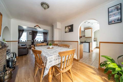 16 Barnfield, Hemel Hempstead, HP3 9QH