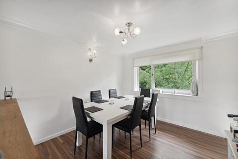 17 Greenbank Court Flats, 12 Hill Crescent, Clarkston, Glasgow, G76 8DQ