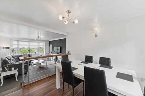 17 Greenbank Court Flats, 12 Hill Crescent, Clarkston, Glasgow, G76 8DQ