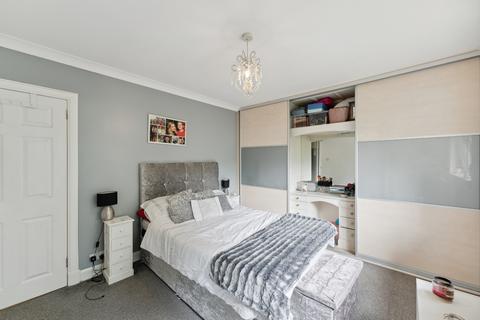 17 Greenbank Court Flats, 12 Hill Crescent, Clarkston, Glasgow, G76 8DQ