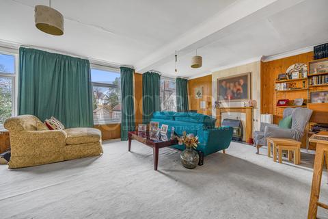 24 Cedar Mount, London, SE9 4RU