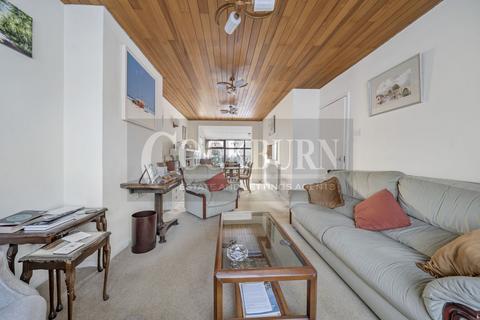 6 Downleys Close, London, SE9 3NA