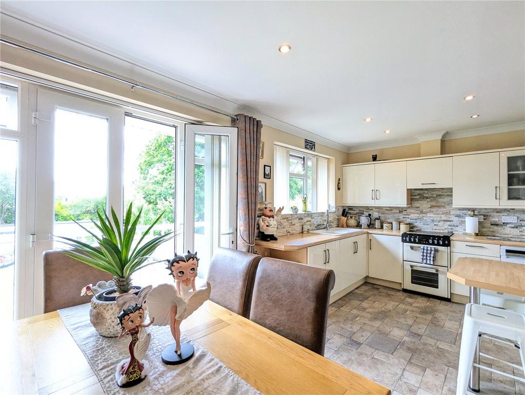 Milestone Road, Poole, BH15 4 bed detached house for sale £625,000