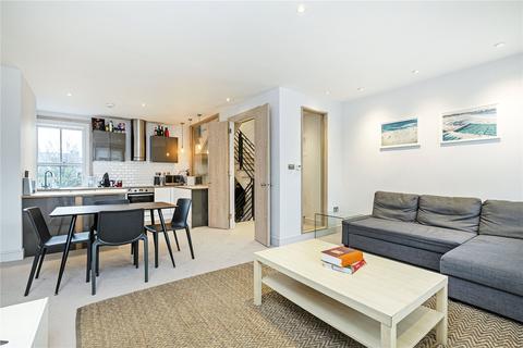3 bedroom flat to rent - Althea Street, London, SW6
