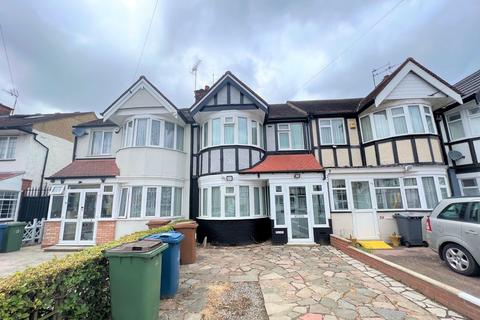 3 bedroom terraced house to rent, Minehead Road, Harrow HA2