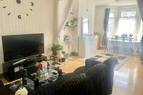 173 Henley Road, Ilford, IG1 2TP