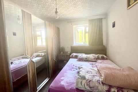 173 Henley Road, Ilford, IG1 2TP