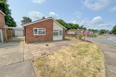 2 bedroom detached bungalow to rent, Norfolk Avenue, Newmarket, Suffolk