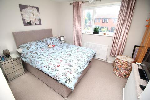 6 Aintree Close, Bedworth, CV12 8TQ
