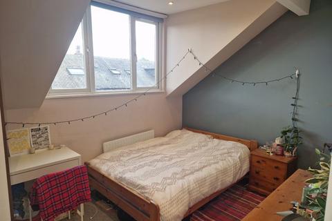 18 Newport View, Leeds, LS6 3BX