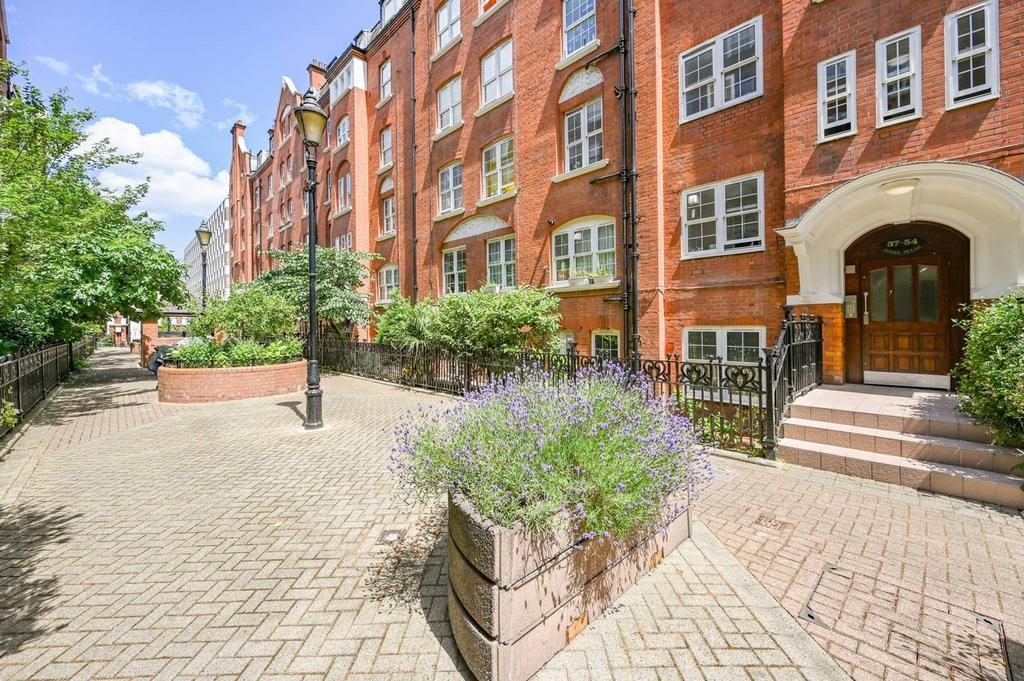 Page Street, Westminster, London, SW1P 2 bed flat for sale £550,000