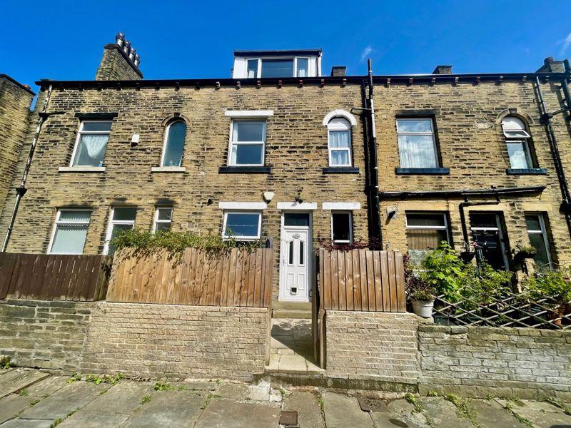Clover Hill Terrace, Savile Park, Halifax 4 bed terraced house for sale
