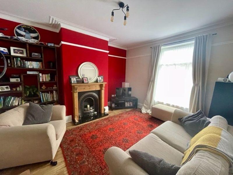 Clover Hill Terrace, Savile Park, Halifax 4 bed terraced house for sale