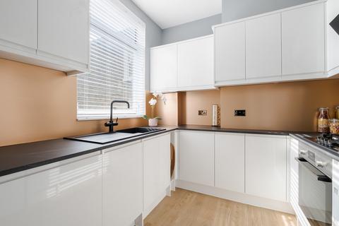 Flat 2, 35 Agate Road, London, W6 0AL