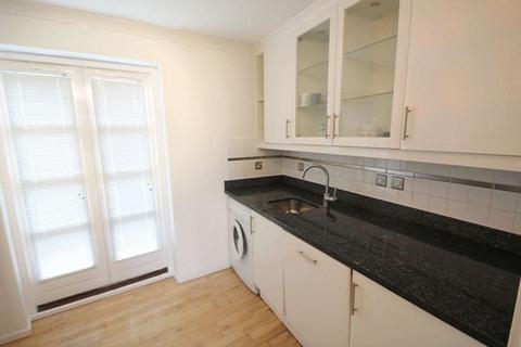 2 bedroom apartment to rent, Princes Court, SE16