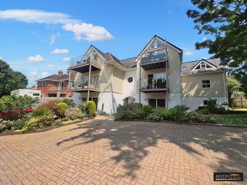 WHITESIDE APARTMENTS, PRESTON ROAD, PRESTON, WEYMOUTH 2 bed apartment