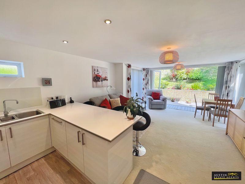 WHITESIDE APARTMENTS, PRESTON ROAD, PRESTON, WEYMOUTH 2 bed apartment