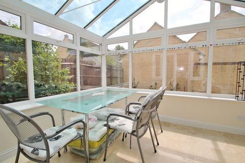 2 Cranberry Road, Witney, OX28 1AE