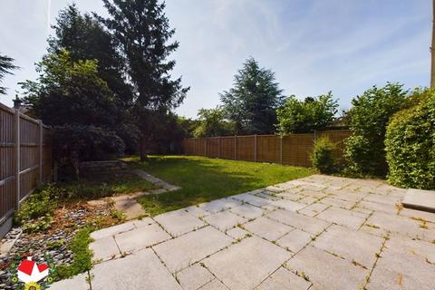 25 Dinglewell, Hucclecote, Gloucester, GL3 3HW