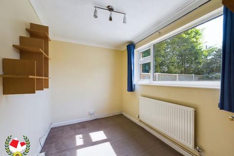 25 Dinglewell, Hucclecote, Gloucester, GL3 3HW