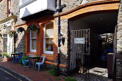 1 Globe Mews Queen Street, Lynton, EX35 6AA