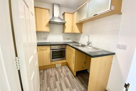 1 bedroom apartment to rent, Fore Street, Chard, Somerset, TA20