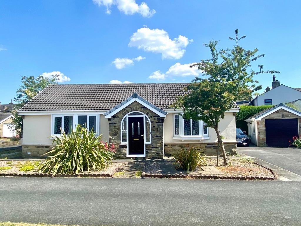 Thornberry Drive, Hartshead Moor Top, Liversedge, WF15 3 bed bungalow