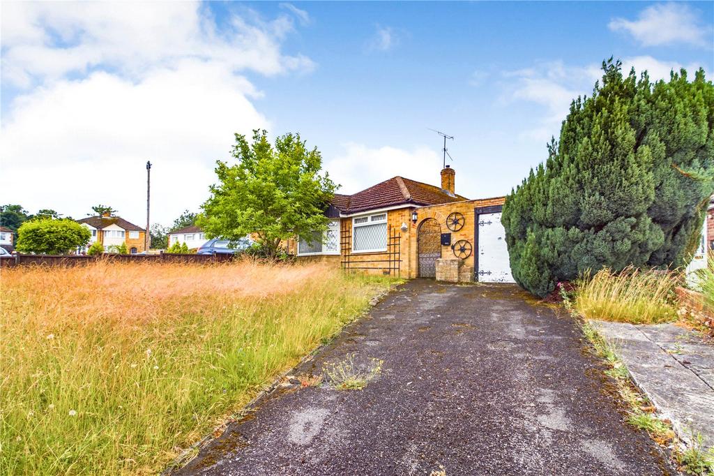 Amblecote Road, Tilehurst, Reading, Berkshire, RG30 2 bed bungalow for
