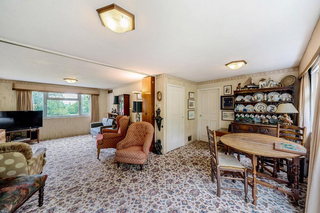 L Shape Living / Dining Room