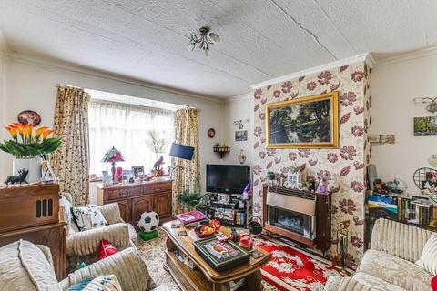 18 Princes Avenue, South Croydon, CR2 9BA