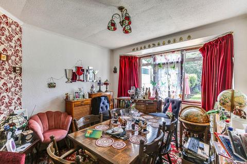 18 Princes Avenue, South Croydon, CR2 9BA