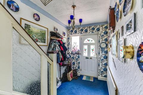 18 Princes Avenue, South Croydon, CR2 9BA