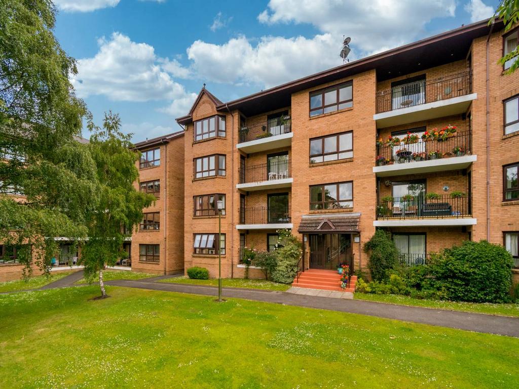 Craigend Park, Liberton, Edinburgh 3 bed flat £1,350 pcm (£312 pw)