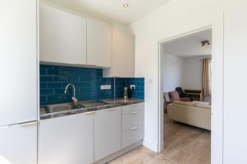 18 Granton View, Edinburgh, EH5 1BW
