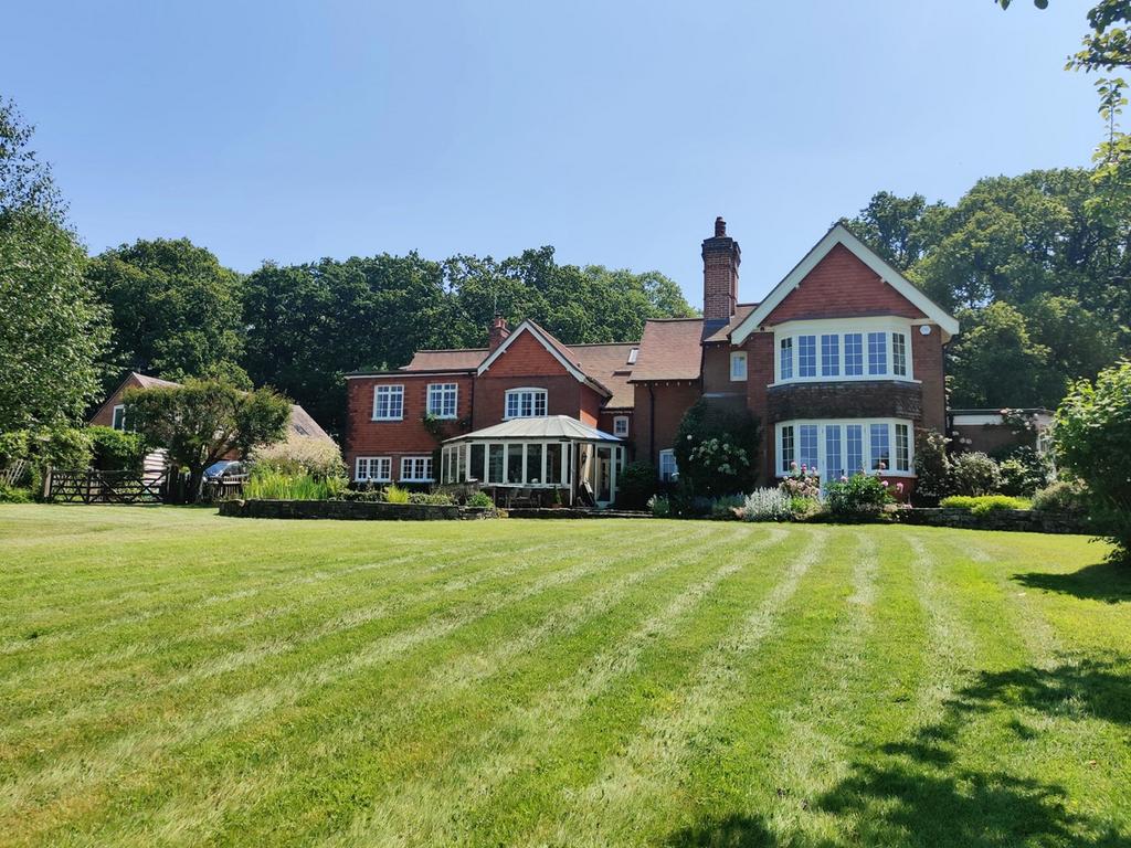 Pinkney Lane, Bank, Lyndhurst, SO43 7 bed detached house for sale £