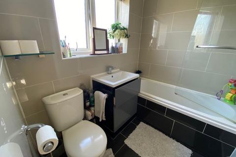 20 Burrs Way, Corringham, Stanford-le-hope, SS17 9DE