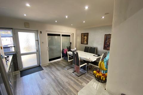 20 Burrs Way, Corringham, Stanford-le-hope, SS17 9DE