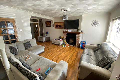 20 Burrs Way, Corringham, Stanford-le-hope, SS17 9DE
