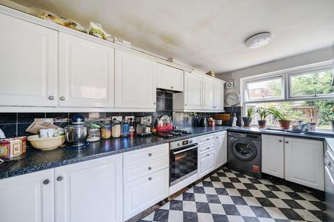 161 Sandhurst Road, London, SE6 1UR