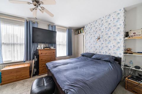 161 Sandhurst Road, London, SE6 1UR