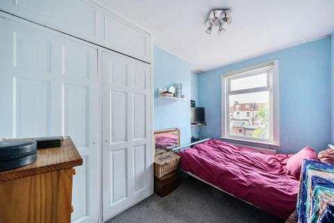 161 Sandhurst Road, London, SE6 1UR