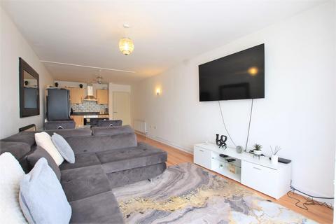 31 Canalside Gardens, Southall, UB2 5TJ