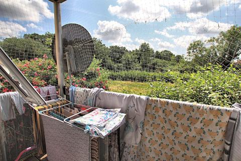 31 Canalside Gardens, Southall, UB2 5TJ