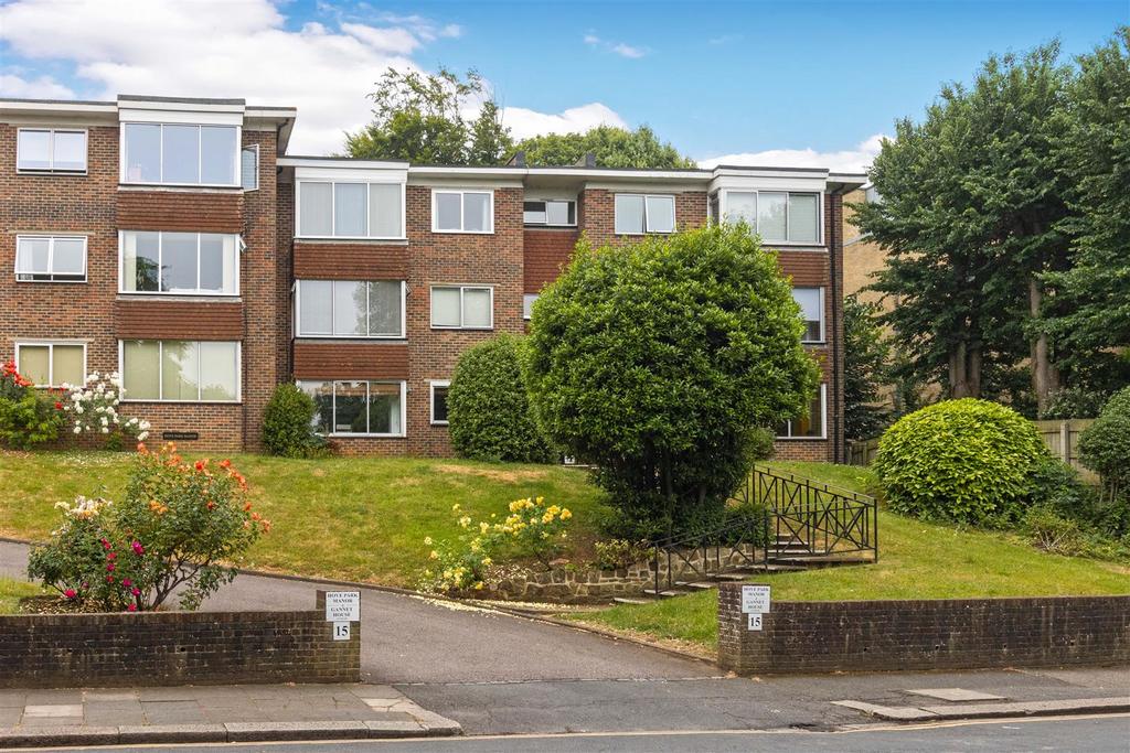Goldstone Crescent, Hove 2 bed apartment for sale £375,000