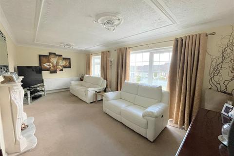 3 bedroom detached house for sale - Osprey Close, Bryncoch, Neath