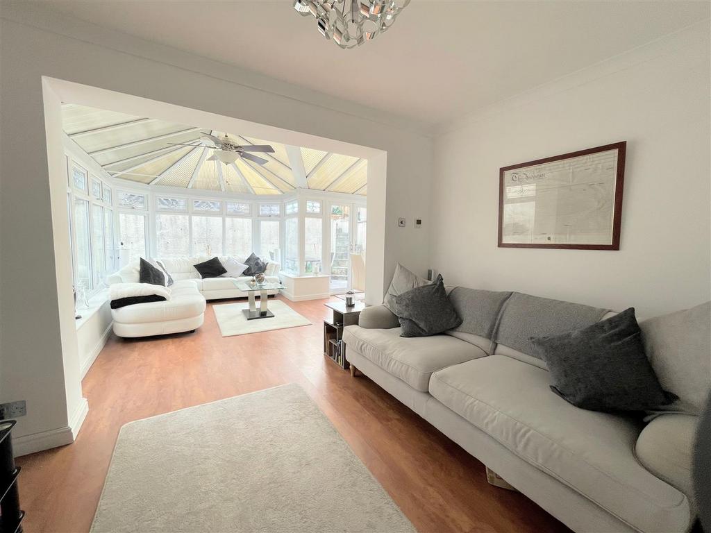Third reception/originally the 4th bedroom