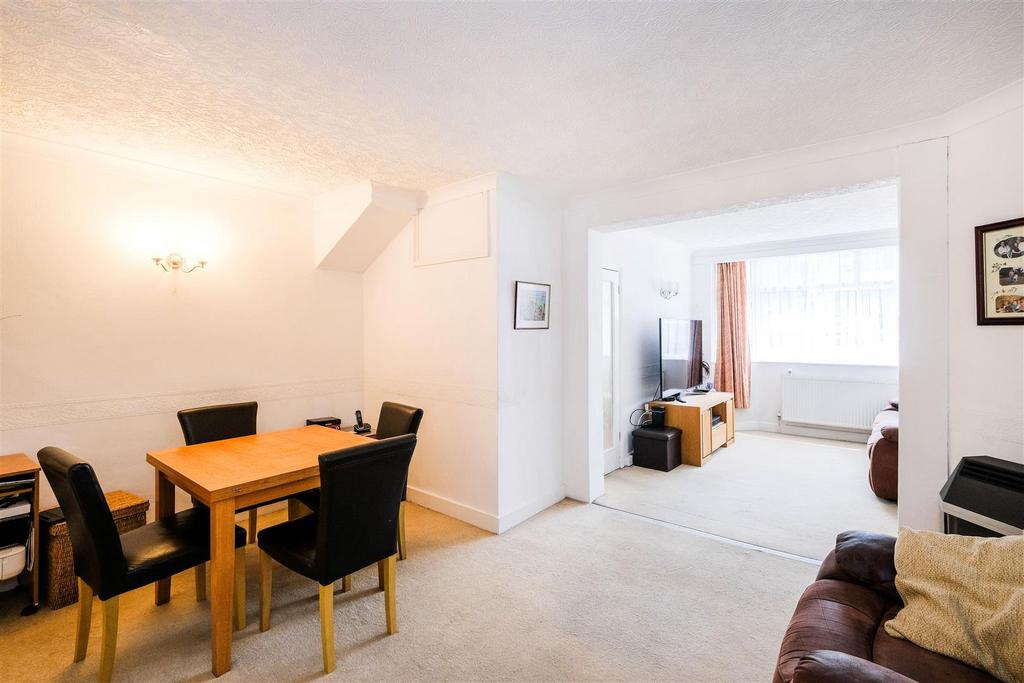Highfield Road, Woodford Green 3 bed house for sale £485,000