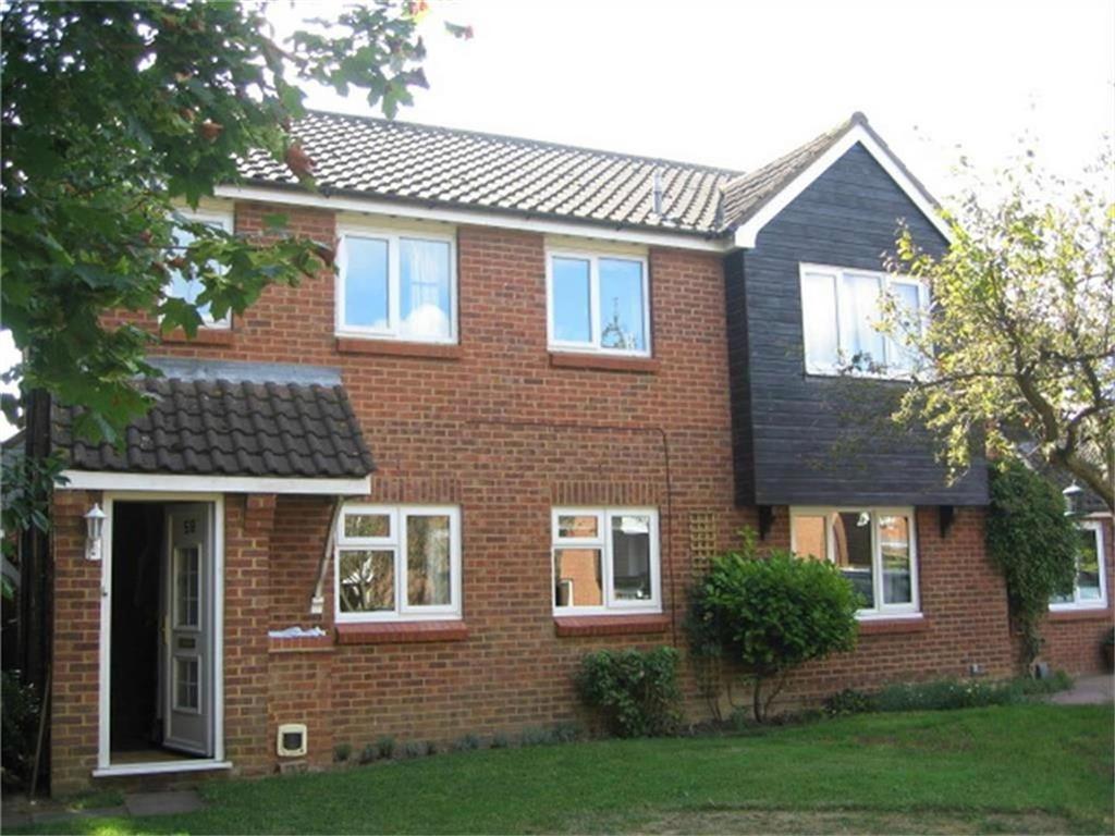 Alder Close, Baldock, Herts 1 bed flat £925 pcm (£213 pw)